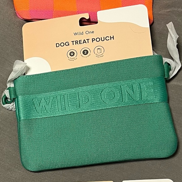 Wild One Dog Treat Pouch Spruce - Picture 9 of 10